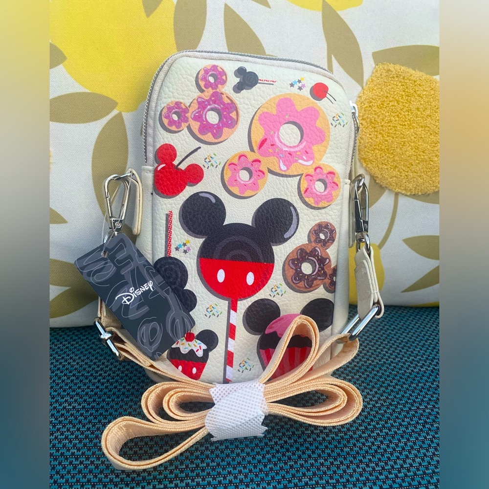 NWT. Buckle-Down Officially licensed Disney “Mickey Sweets and Treats” crossbody